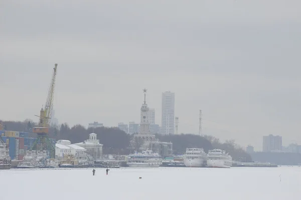 Severní říční stanice v zimě, Moskva, Rusko — Stock fotografie