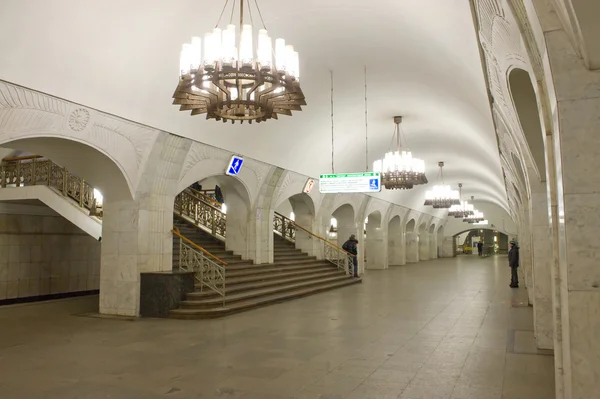 El interior de la estación de metro "Pushkinskaya" en Moscú, RUSIA — Foto de Stock