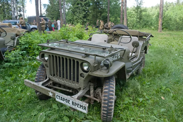 Americké retro auto Jeep Willys Mb na třetí mezinárodní setkání "Motorů války" poblíž města Chernogolovka, Moscow region Jeep Willys Mb — Stock fotografie