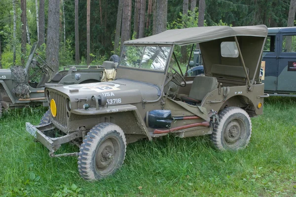 Retro car Willys MB in the forest at the 3rd international meeting of " Motors of war" near the town of Chernogolovka, Moscow region — Stock Photo, Image