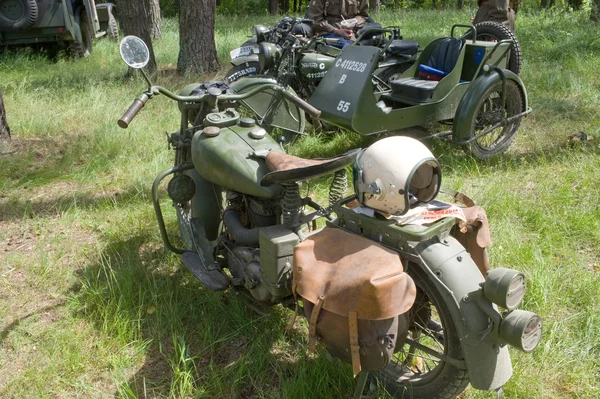 Amerikan askeri motosiklet Hindistan Hint 741 B, 3 Uluslararası Toplantı "Motorlar savaş" şehir Chernogolovka, Moscow region yakınındaki — Stok fotoğraf