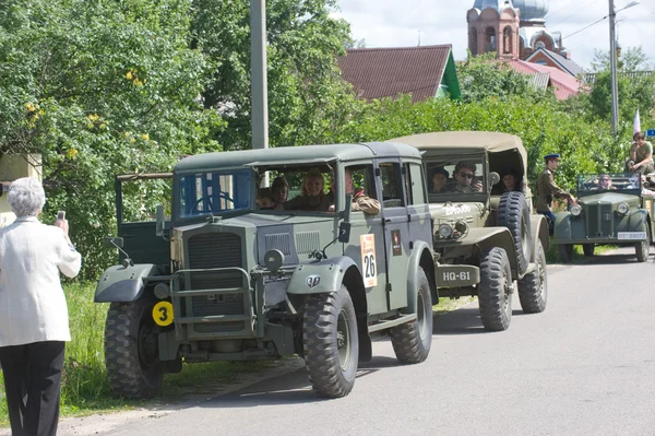 Chernogolovka 市に近い「戦争のモーター」の第 3 回国際会議でイギリス司令官の車ハンバー Fwd — ストック写真