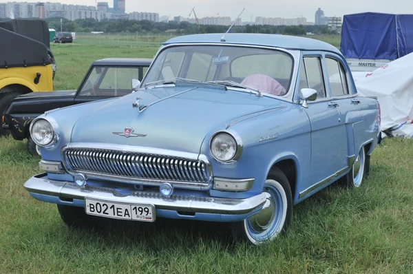 Sovyet retro araba Gaz-21 "Volga" üçüncü serisi, sergi Autoexotics, Moskova, Tushino, Rusya Federasyonu — Stok fotoğraf