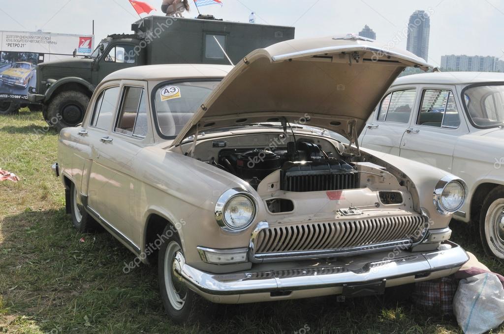 Soviet retro car GAZ21 "Volga" open the hood of the third series, the
