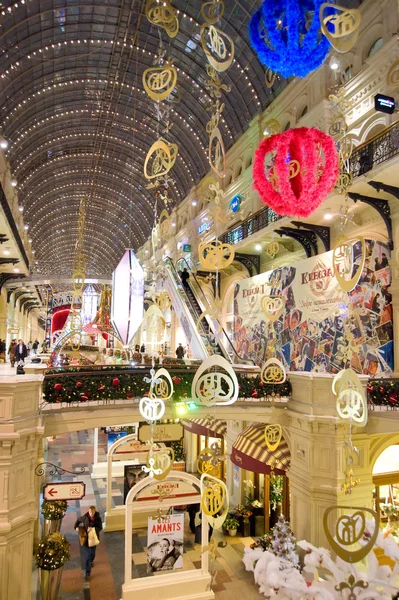 Kerstmis interieur van de Main Department Store (Gum), Moskou, Rusland — Stockfoto