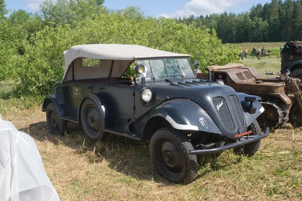 Coche retro alemán Tempo Vidal G1200, 3er encuentro internacional "Motores de guerra" cerca de la ciudad Chernogolovka, región de Moscú — Foto de Stock