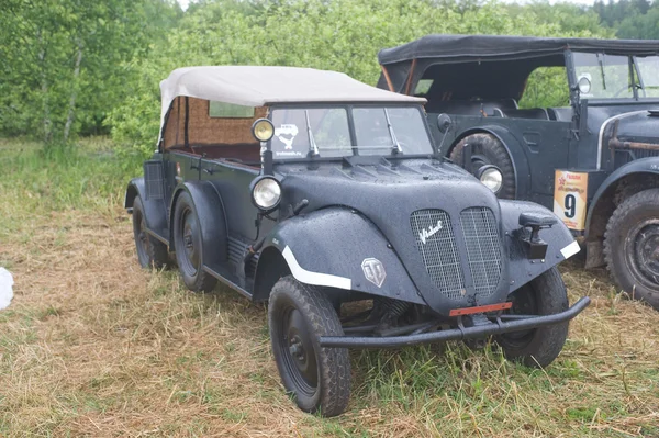 Alemán coche retro Tempo Vidal G1200, 3er encuentro internacional "Motores de guerra" cerca de la ciudad Chernogolovka, vista frontal — Foto de Stock