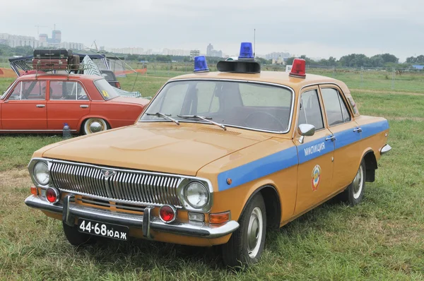 Radzieckiej milicji retro samochód Gaz-24 "Wołga" wystawa Autoexotics-2011, Moskwa, Tushino — Zdjęcie stockowe