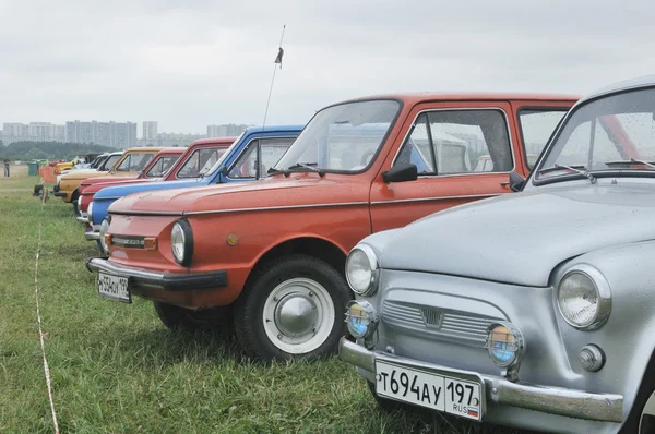 Numer radzieckich samochodów Zaz Zaporozhets wystawa Autoexotics-2011, Moskwa — Zdjęcie stockowe