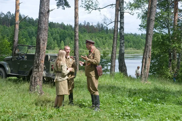 Stop and meeting in the woods, 3rd international meeting "Motors of war" near the city Chernogolovka, Moscow region — 图库照片