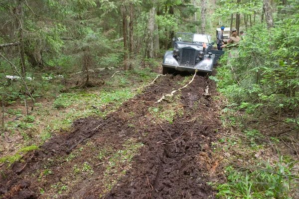 German car Horh-901 stuck in the mud on retro rally,  3rd international meeting "Motors of war" near the town of Chernogolovka, Moscow region — Stockfoto