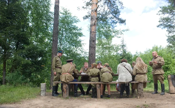 Lunch in the forest, 3rd international meeting "Motors of war" near the city Chernogolovka, Moscow region — Stock Photo, Image