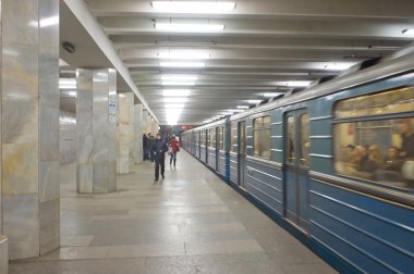 Moskova metro istasyonu'na 