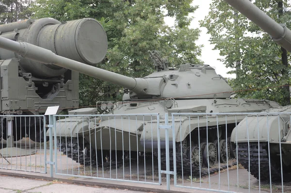 Těžký sovětský tank t-10 v centrální ozbrojené síly muzeum — Stock fotografie