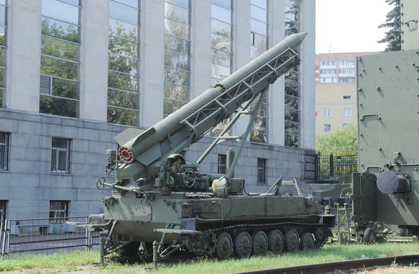 Launcher 2P16 missile complex tactical purpose 2k6 "Luna" in the Central Museum of Armed forces, side view — Stock Photo, Image