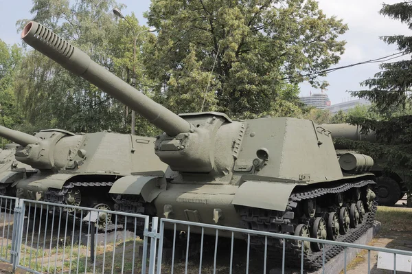 Radzieckie działo samobieżne Isu-152 w centralnym Muzeum sił zbrojnych — Zdjęcie stockowe