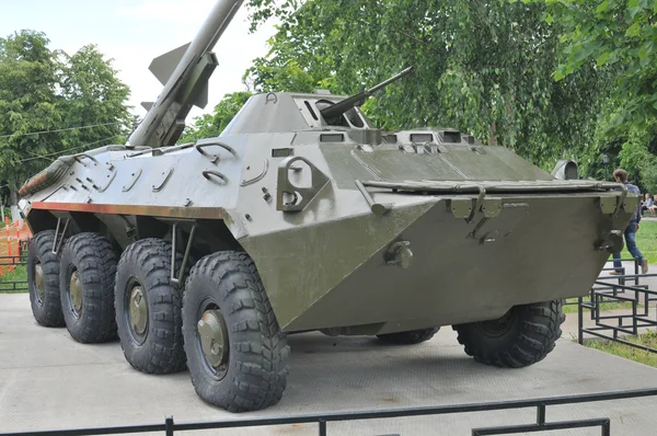 O monumento ao BTR-70 soviético em Khimki, quadrado Mary Scar — Fotografia de Stock