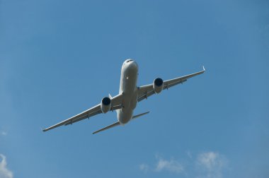 Uluslararası Havacılık ve uzay salon Maks-2013, yeni Rus yolcu uçağı Tupolev Tu-204 yayılımı