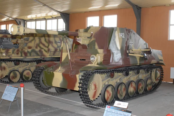 德国自行火炮"Marder 2"在博物馆的装甲的车辆，虎王，莫斯科地区，俄罗斯 — 图库照片
