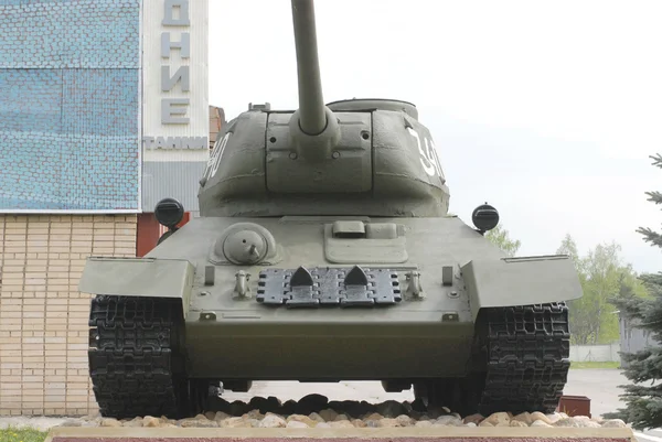 Char moyen soviétique T-34-85 dans le Musée des véhicules blindés, Kubinka, région de Moscou, RUSSIE — Photo