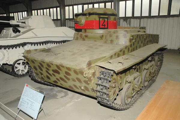 Tanque ligero soviético T-37A en el Museo de vehículos blindados, Kubinka, región de Moscú, RUSIA — Foto de Stock