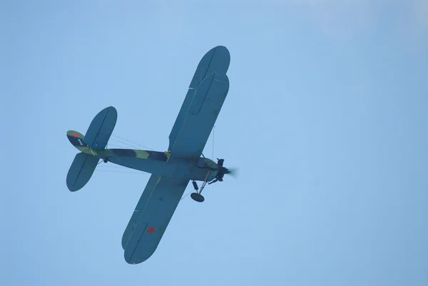 Soviet retro airplane Polikarpov-2 (U-2) in flight at MAKS-2007 — Stock Photo, Image