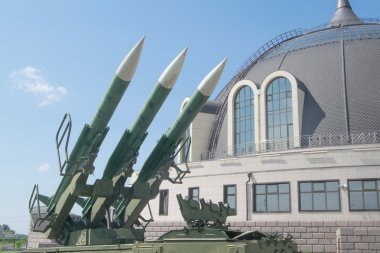 Sovyet uçaksavar füze sistemi Ordu Hava Savunma küp-M1 (Nato sınıflandırma Sa-6 Gainfu tarafından) Tula silah Müzesi, roketler görünümünü