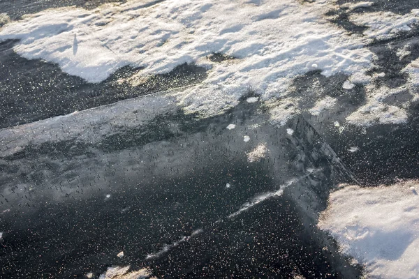 Textura de icracks en el hielo del lago Baikal en Siberia — Foto de Stock