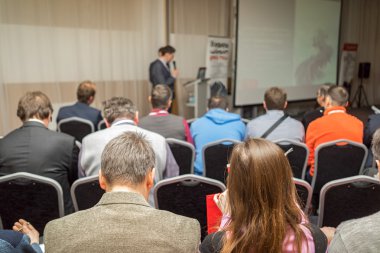 Dikkatli dinleyici iş konferans Salonu'nda