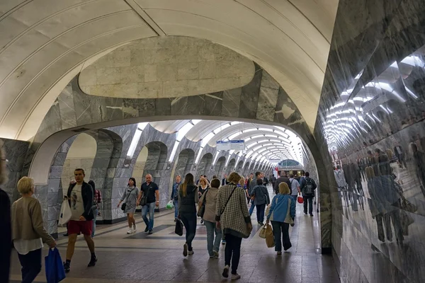 Moscow, Russia - September 6, 2016: national architecture monument - metro station Chkalovskaya — Stock Photo, Image