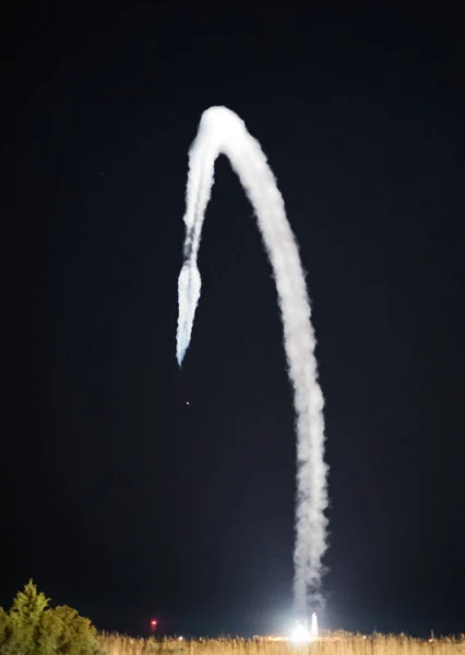 Huella Lanzamiento Misiles Cielo Nocturno Elementos Esta Imagen Proporcionados Por —  Fotos de Stock