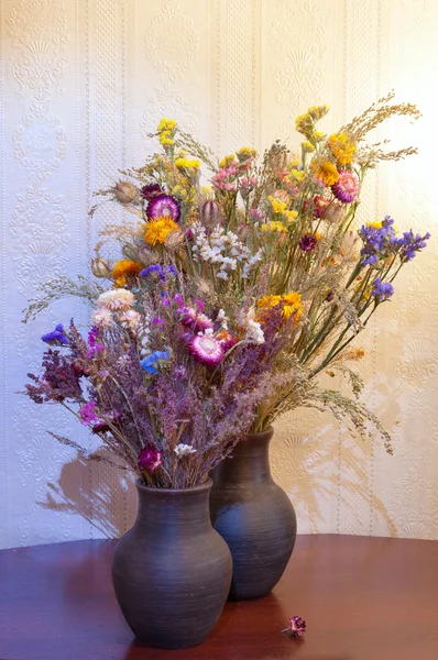 Twee droge bloemen boeketten — Stockfoto