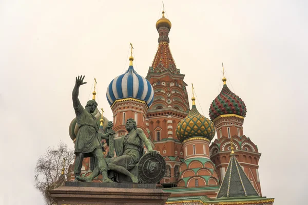 Basilikum-Kathedrale aus nächster Nähe, Moskau, Russland — Stockfoto