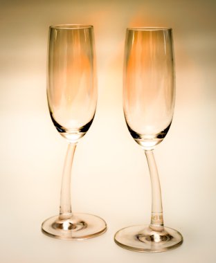 İki boş asma gözlük