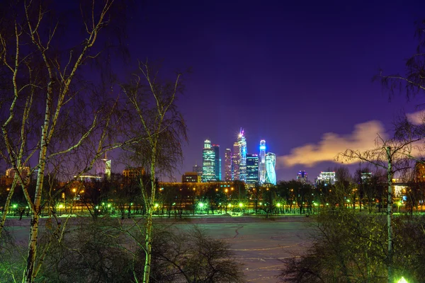 Moskva city skyskrapor av vinternatten — Stockfoto