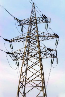 yüksek gerilim kule