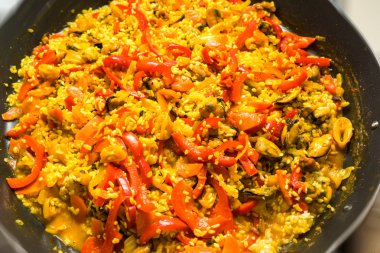 paella yemek