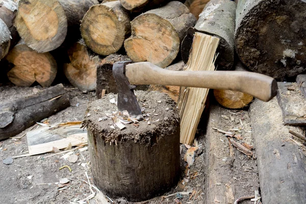 Axe in a log, closeup — Stock Photo, Image