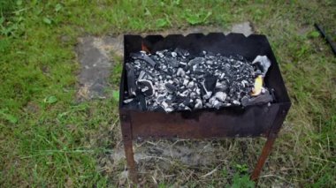 et şiş kebap ızgara odun kömür üzerinde açık hazır. zaman atlamalı.