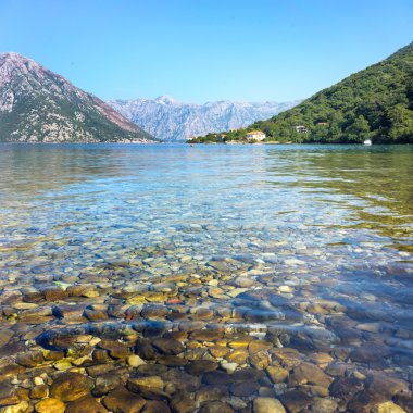 Çakıl su ve Karadağ, Kator dağ görünümünde