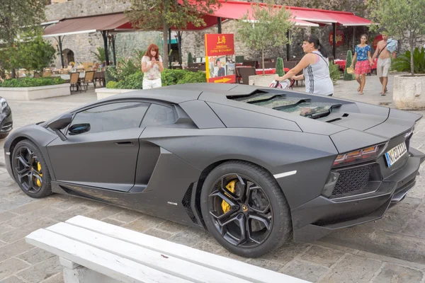 Karadağ Budva - 05 Eylül 2015: Lüks spor otomobil Lamborghini Countach 5000 Quattrovalvole.