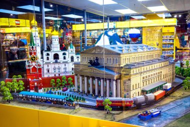 Moskova, Rusya - 11 Aralık 2015: lego blokları Merkezi Çocuk deposunda Lubyanka bulunan Rus manzaraları binalar yapılmış