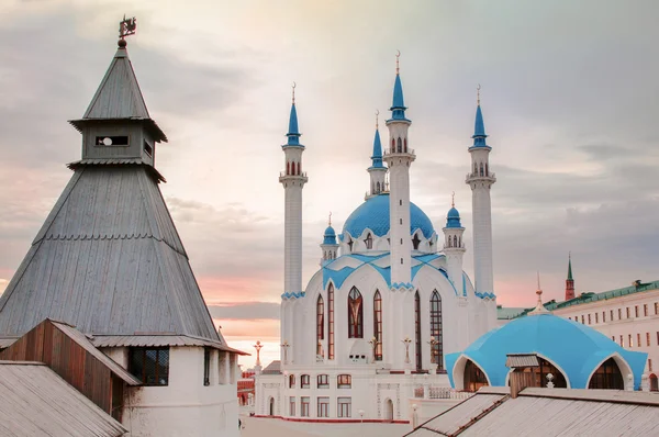 Kul Sharif moske i Kazan Kreml, Kazan, Rusland. Aften solnedgang - Stock-foto