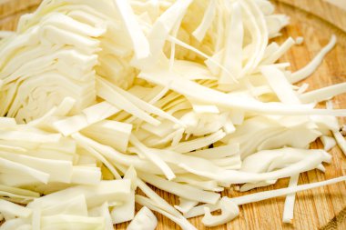 Taze lahana ahşap tahta kesmek