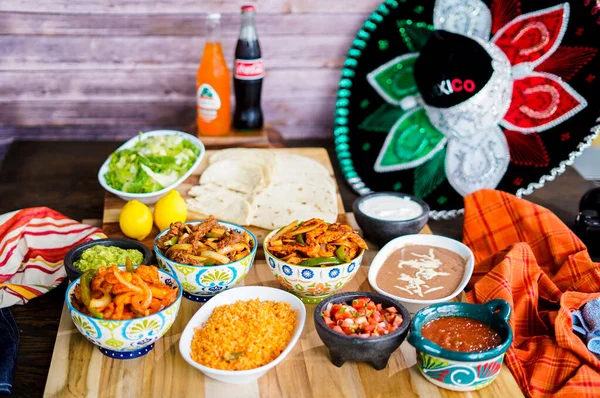 Preperación Comida Mexicana Española Fresca Con Muchas Verduras — Foto de Stock