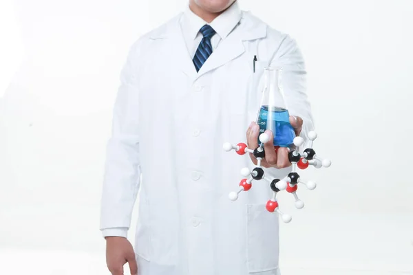 Químico Sosteniendo Matraz Una Matriz Química — Foto de Stock