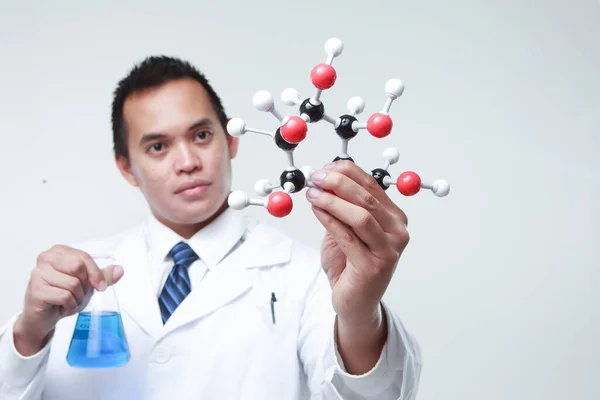 Een Chemicus Met Een Kolf Een Chemische Matrix — Stockfoto