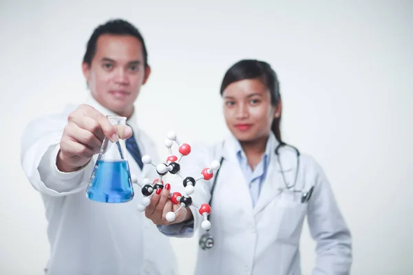 Médico Químico Trabalhando Conjunto Com Produtos Químicos Matriz Química — Fotografia de Stock