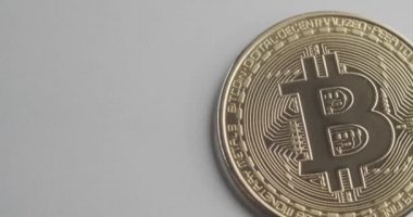 Bitcoin dijital kripto para birimi altın logosu