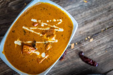 Hint usulü baharatlı köri yemeği. 